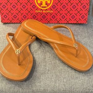 Tory Burch NIB NEW leather flip flop tan sandal size 9